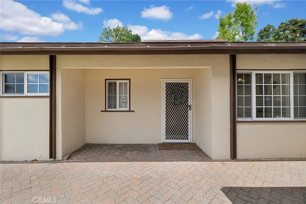 4 bed, 1806 sqft, $5,750 — Photo 4