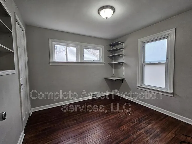 7209 Catherine St — Photo 12