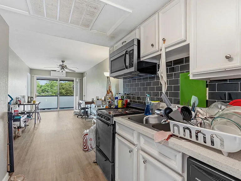 2910 Medical Arts St #106 — Photo 5
