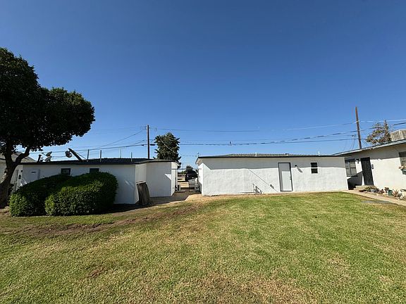2nd image of 3003 Peerless Ave #E