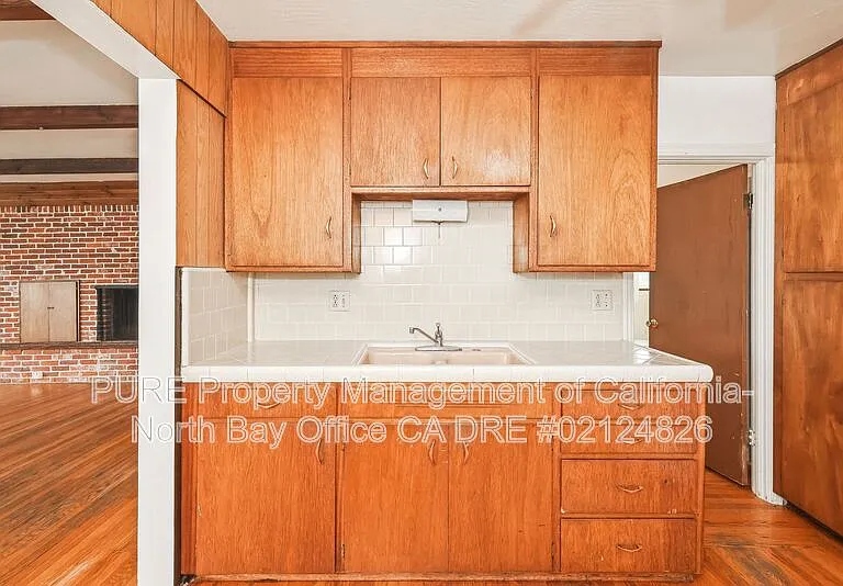 420 Carrillo St — Photo 8
