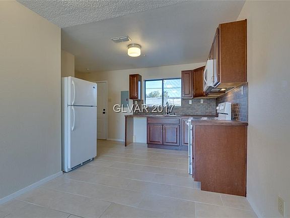 3rd image of 4757 E Wyoming Ave