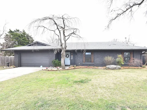 5815 S Maplewood Ave, Tulsa, OK 74135