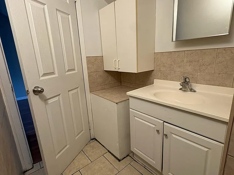 1059 Felix Ave #1 — Photo 10