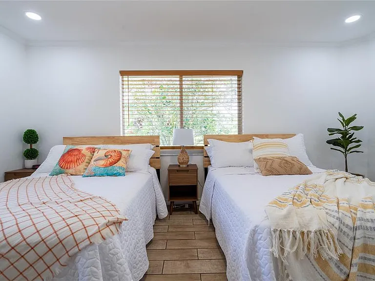 7354 Biltmore Dr — Photo 41