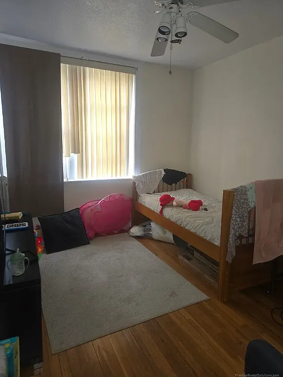 2 bed, 745 sqft, $2,400 — Photo 2