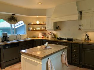 380 Berwick Rd, Lake Oswego, OR 97034