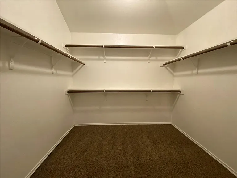 848 Lake Forest Trl — Photo 13