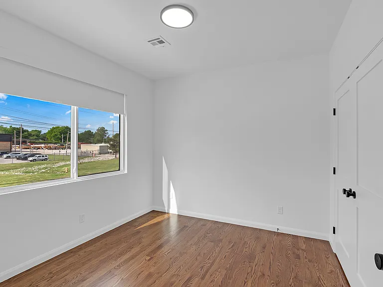 5501 E 15th St #B — Photo 23
