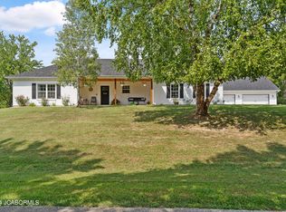 5555 Critter Crossing Rd, Hartsburg, MO 65039