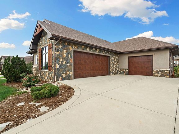 2nd image of 2882 Thunderview Dr