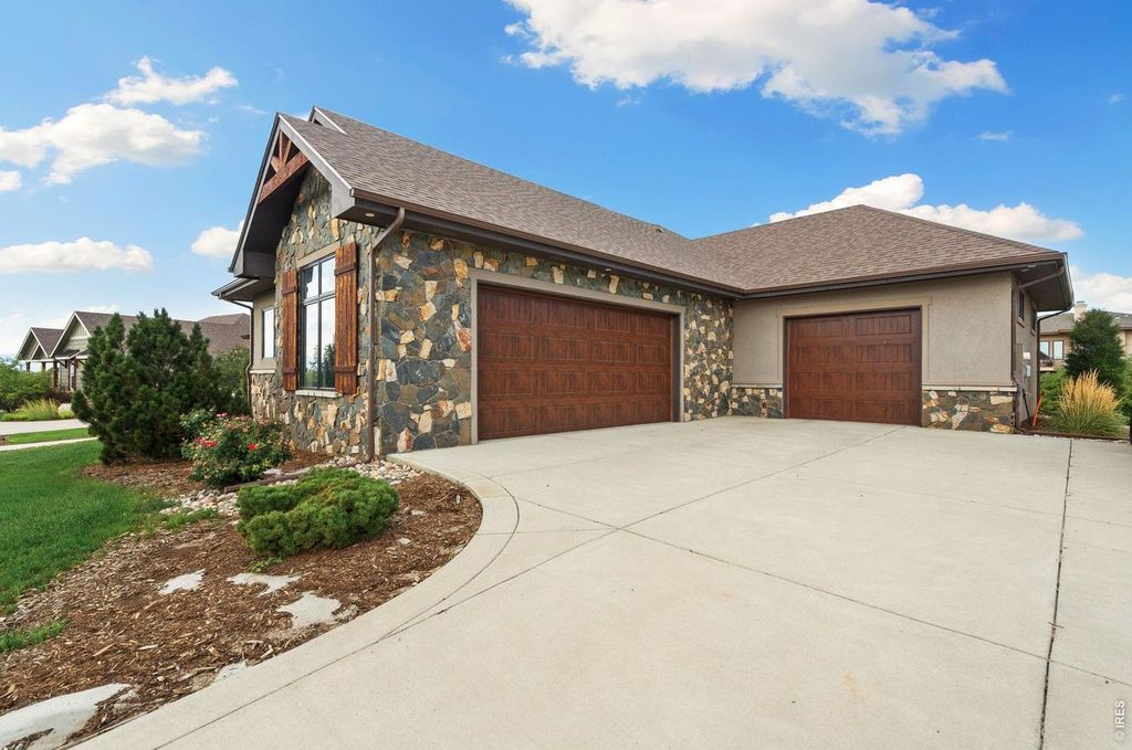 2882 Thunderview Dr