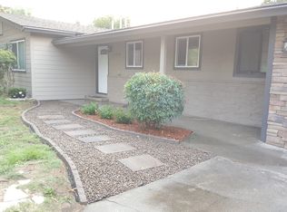 1950 Regina Way, Grants Pass, OR 97527