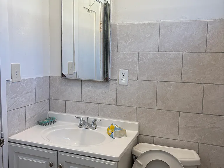3946 Delta Ave — Photo 17
