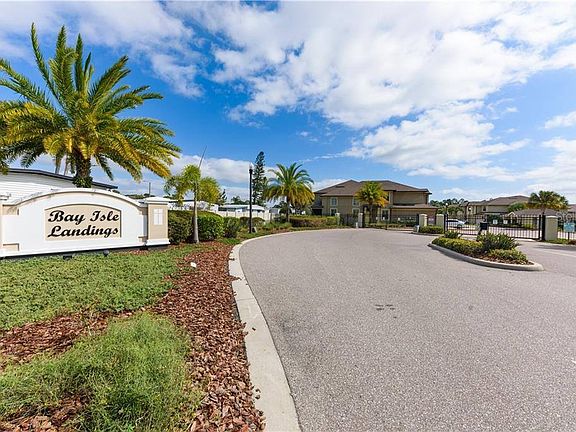 2nd image of 5219 Bay Isle Cir