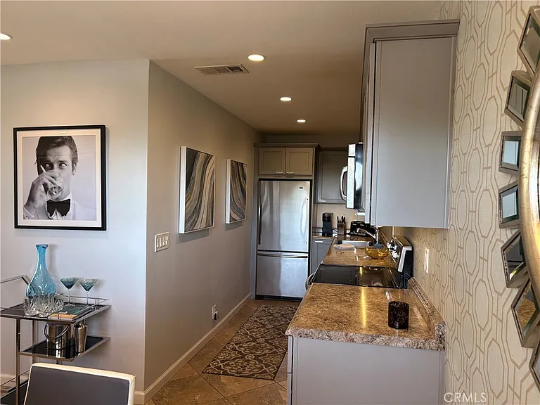 510 N Villa Ct — Photo 12