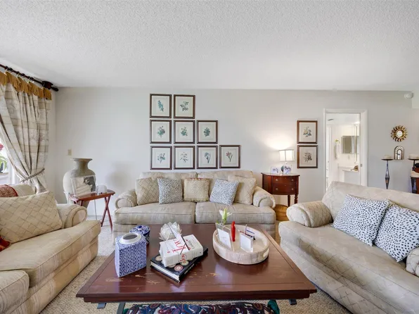 905 Cypress Terrace #202, Pompano Beach, FL 33069