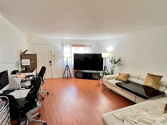 4th image of 10370 SW 220th St APT 202