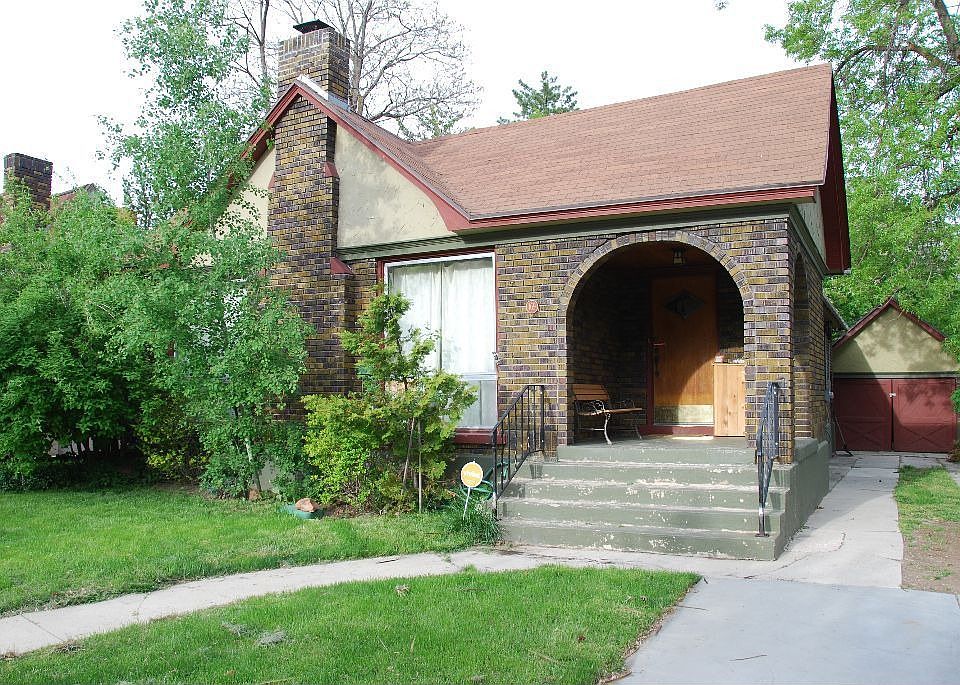 Front of Home Sideview with Driveway