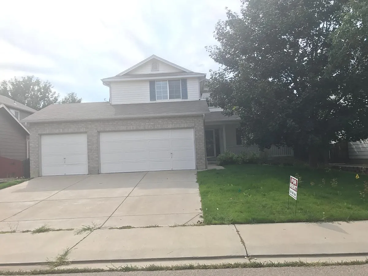 4 bed, 2.5 bath, 2478 sqft, $3,300 — Photo 1