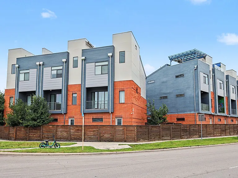 1606 N Hackberry St #102 — Photo 4
