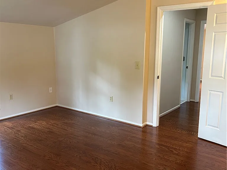 110 N Broad St — Photo 23
