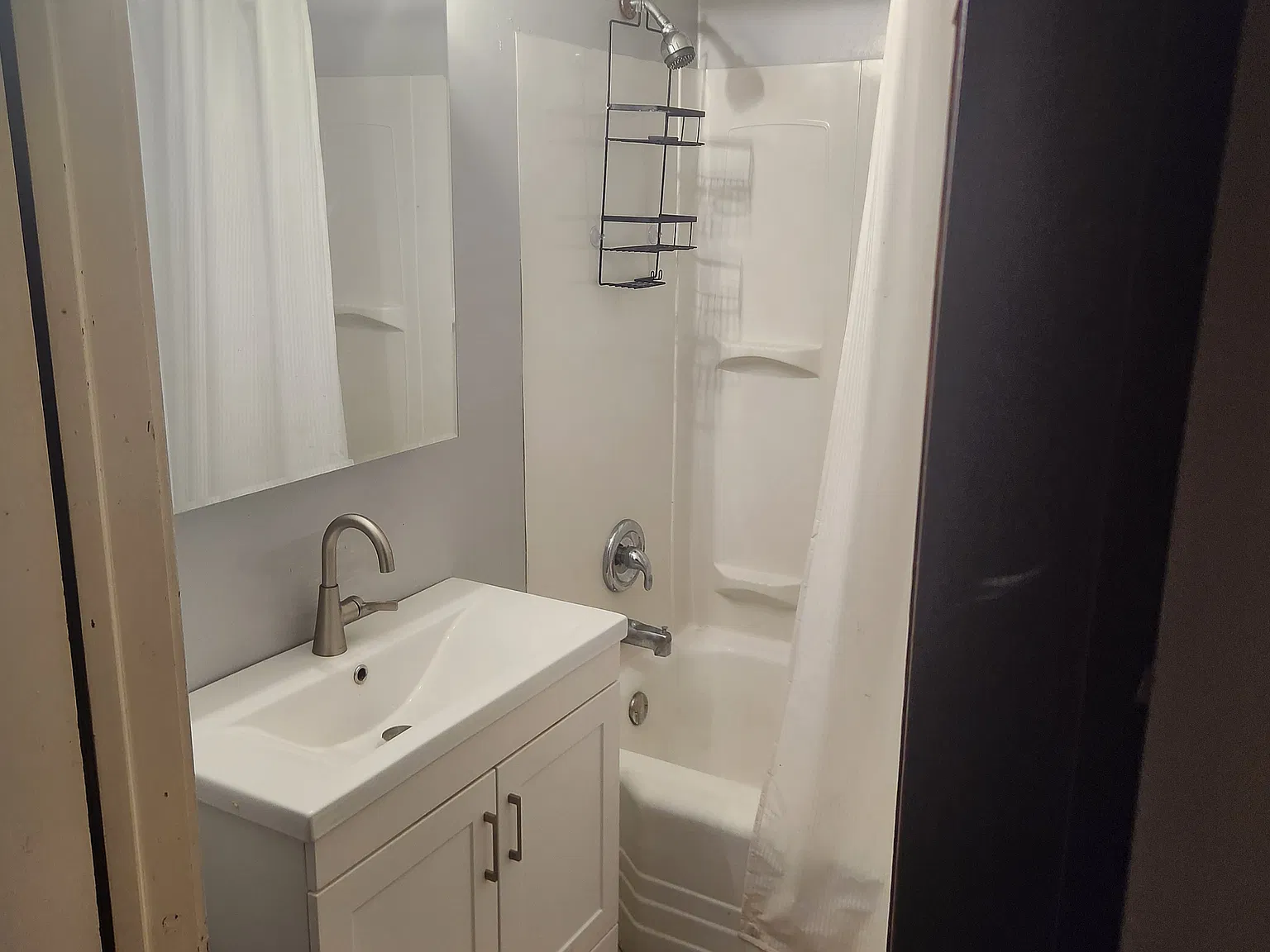 5 bed, 2016 sqft, $1,855 — Photo 2