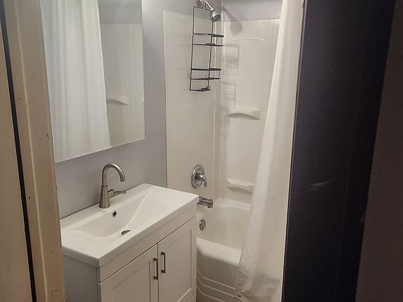 2nd image of 1241 6th St E