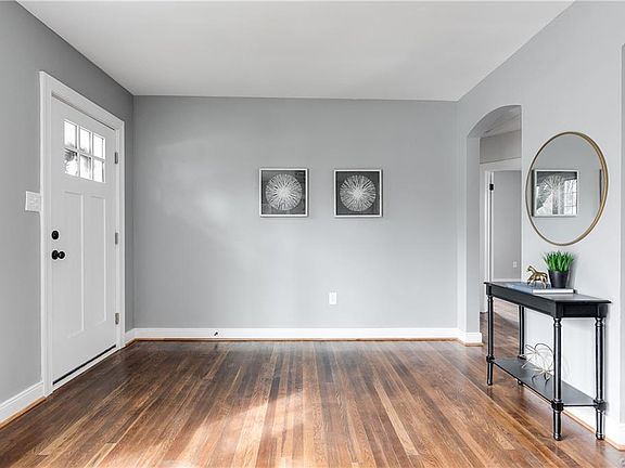 4th image of 5215 Lochaven Ave