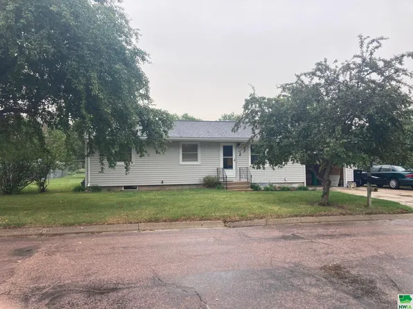 1008 Park Ave, Cherokee, IA 51012
