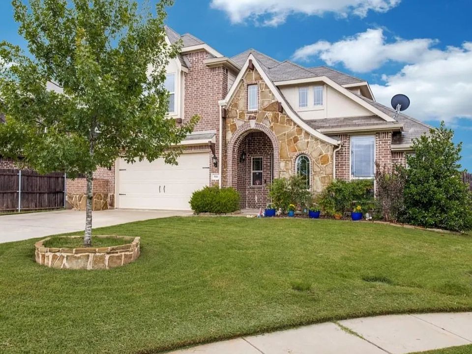 1st image of 804 Longhorn Dr