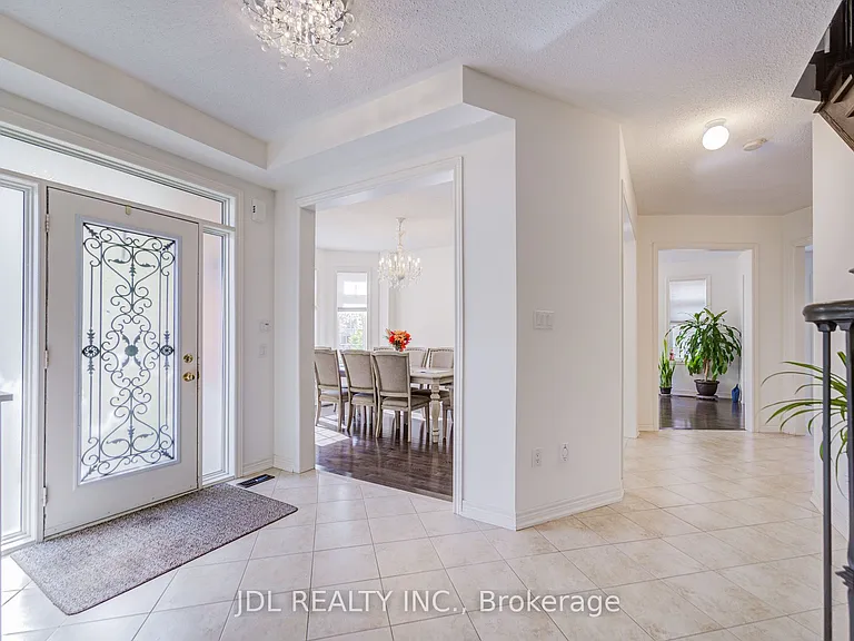 1139 Cenotaph Blvd — Photo 5