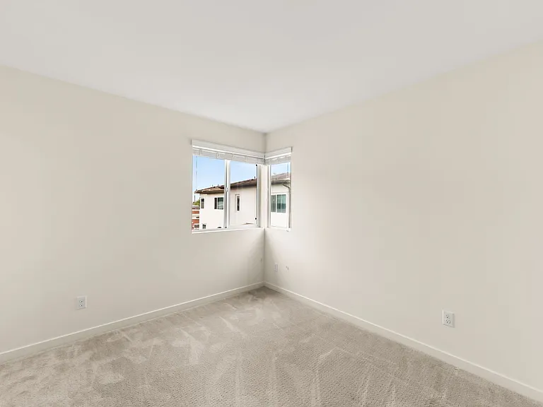 129 N 5th St #F — Photo 13