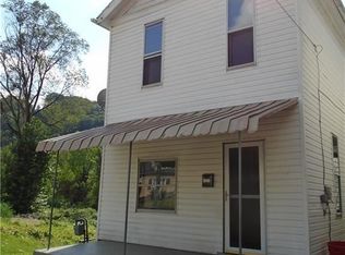 1121 10th Ave, Beaver Falls, PA 15010
