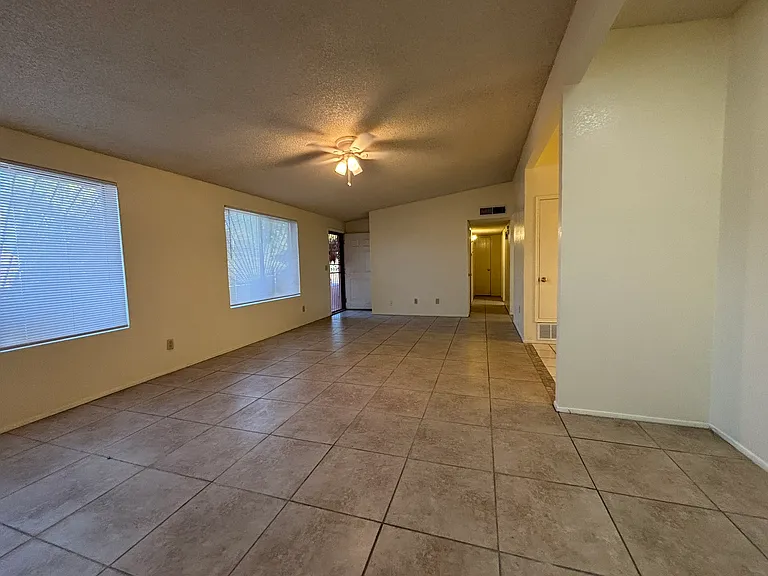 E 2nd Pl — Photo 29