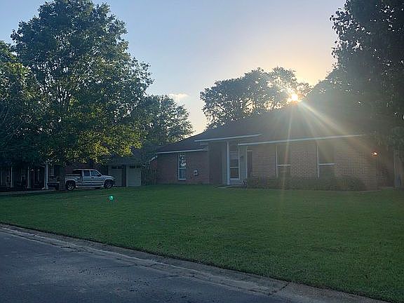 2nd image of 12403 Crestview Ct