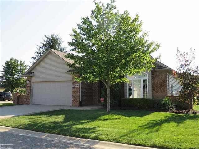 Front Elevation. 31327024