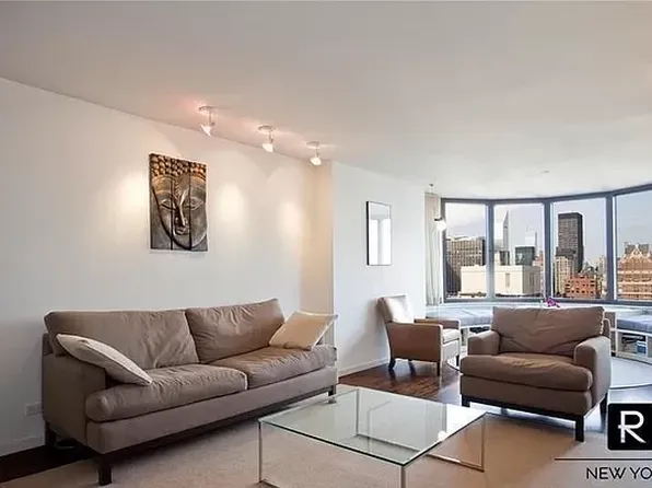 330 E 38th St, New York, NY