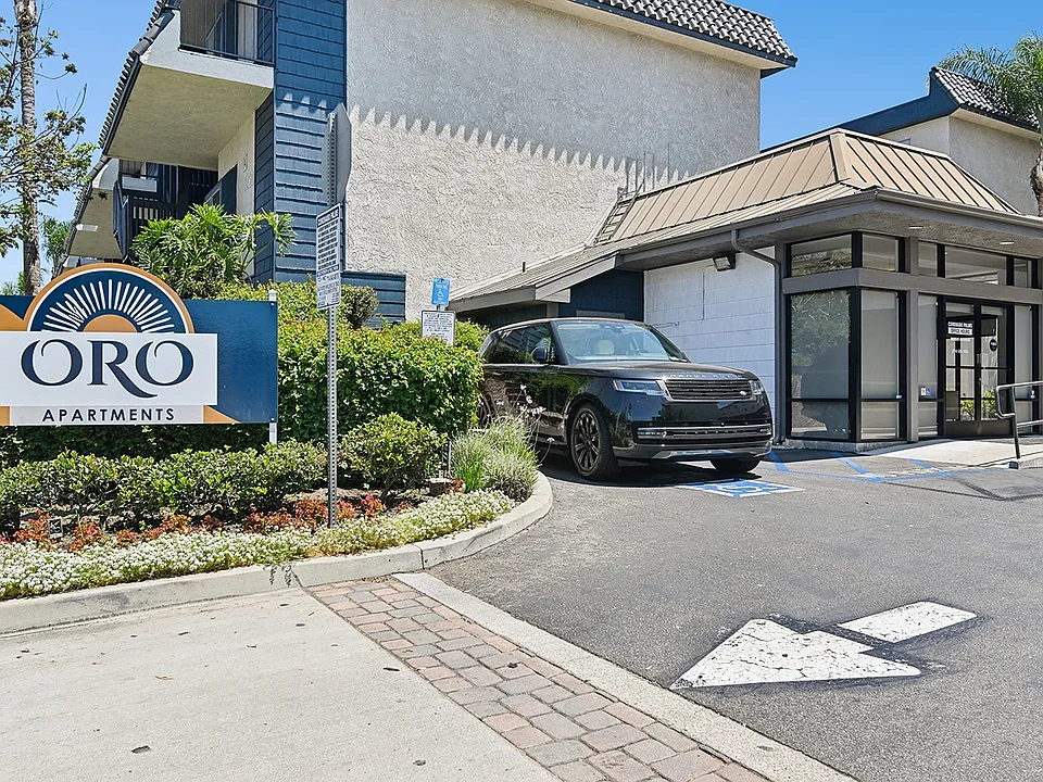 Oro Apartments