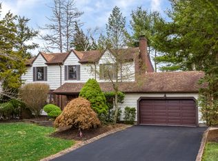 2 Hemlock Ln, North Brunswick, NJ 08902