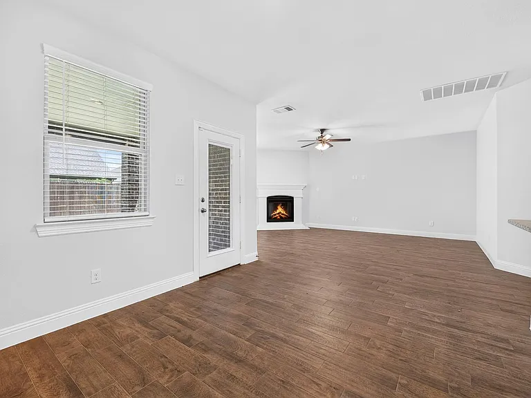 10920 Calvert Pl — Photo 12