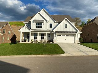 1918 English Ivy Ln, Knoxville, TN 37932