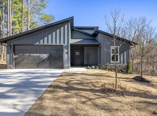 2 Hobkirk Dr, Bella Vista, AR 72715