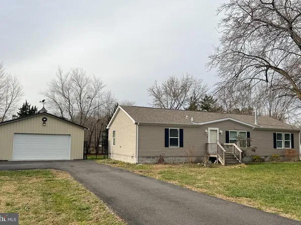 490 Walnut St, Felton, DE 19943