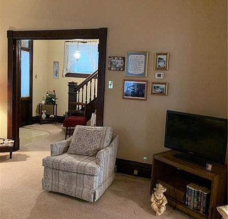 3rd image of 187 Maple Ave