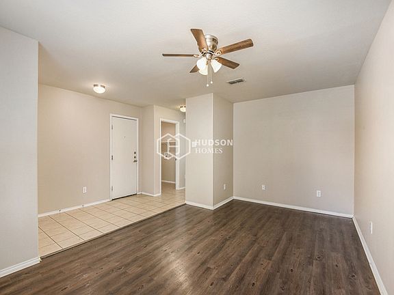 4th image of 1212 Foxglove Ln