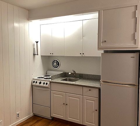 2nd image of 1712 Union St #304