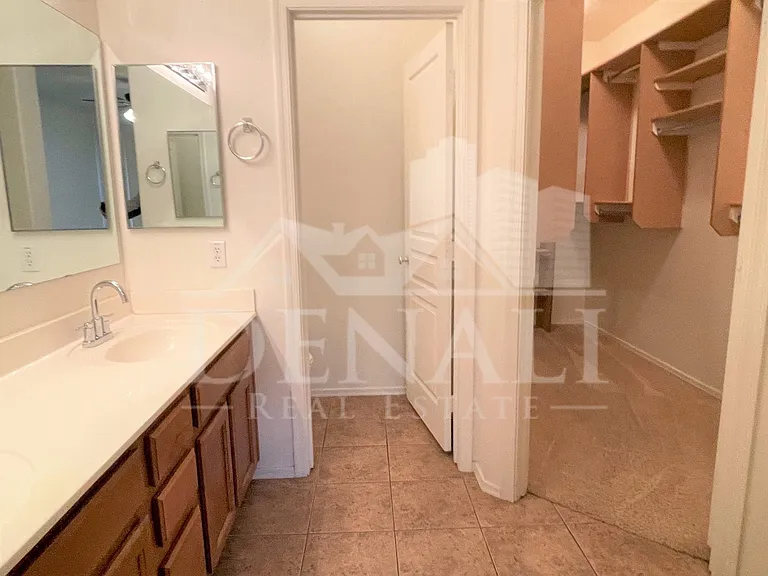 1225 N 36th St #1114 — Photo 10