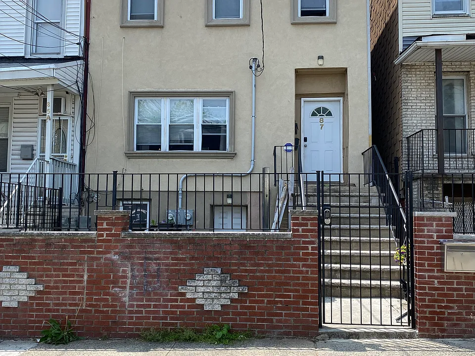 87 Orient Ave #2