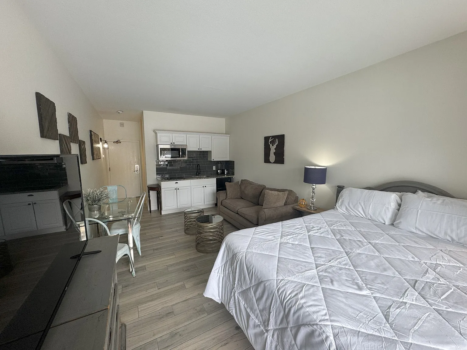 Studio, 500 sqft, $1,650 — Photo 2